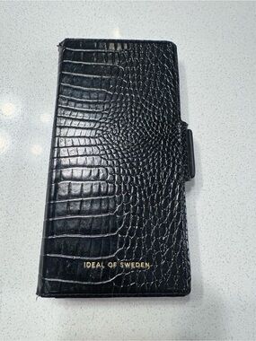 IDEAL OF SWEDEN Black Croc Wallet Phone Case